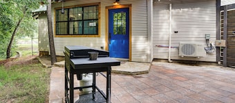 Paluxy Riverfront Couples Studio on Over 2 Acres!