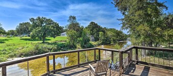 Paluxy Riverfront Couples Studio on Over 2 Acres!