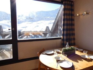Dining - Practical studio - 4 guests (Piau-Engaly)