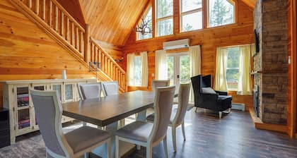 Family Friendly! Quiet Dexter Getaway w/ Hot Tub