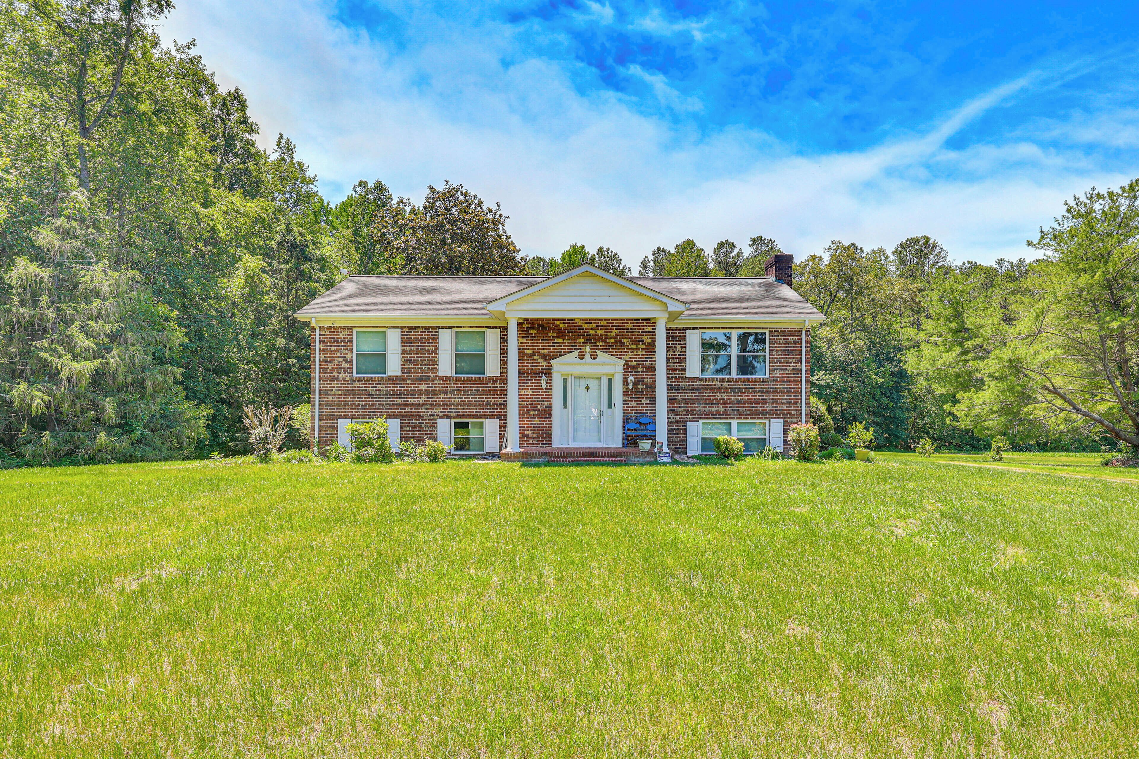House (4 Bedrooms) | Front of property