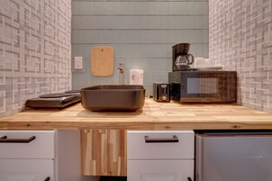 Apartment (0 Bedroom) | Interior