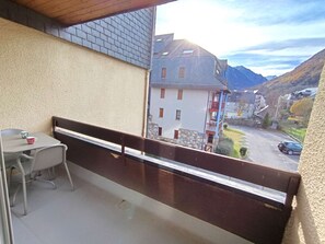Outdoor dining - Practical studio with balcony - 4 guests (Saint-Lary-Soulan)
