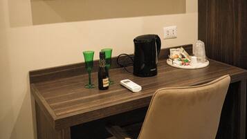 Comfort Triple Room, Balcony, City View | Interior