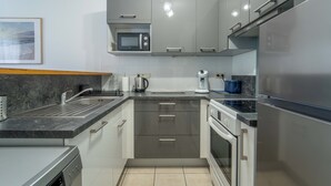 Coffee/tea maker, fridge, microwave, oven - Duplex apartment with AC - 5 guests (Bias)