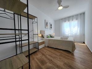Ferros/tábuas de passar roupa, Wi-Fi, roupa de cama