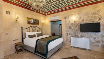 Deluxe Triple Room, Valley View | Premium bedding, minibar, blackout drapes, soundproofing