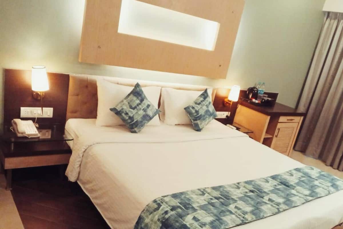 Deluxe Room, City View