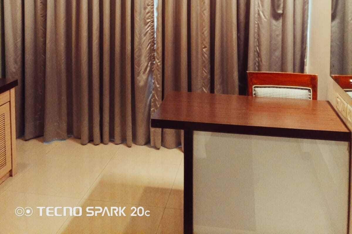 Habitación Deluxe, vista a la ciudad | Ropa de cama hipoalergénica y caja de seguridad en la habitación