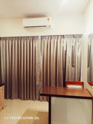 Deluxe Room, City View