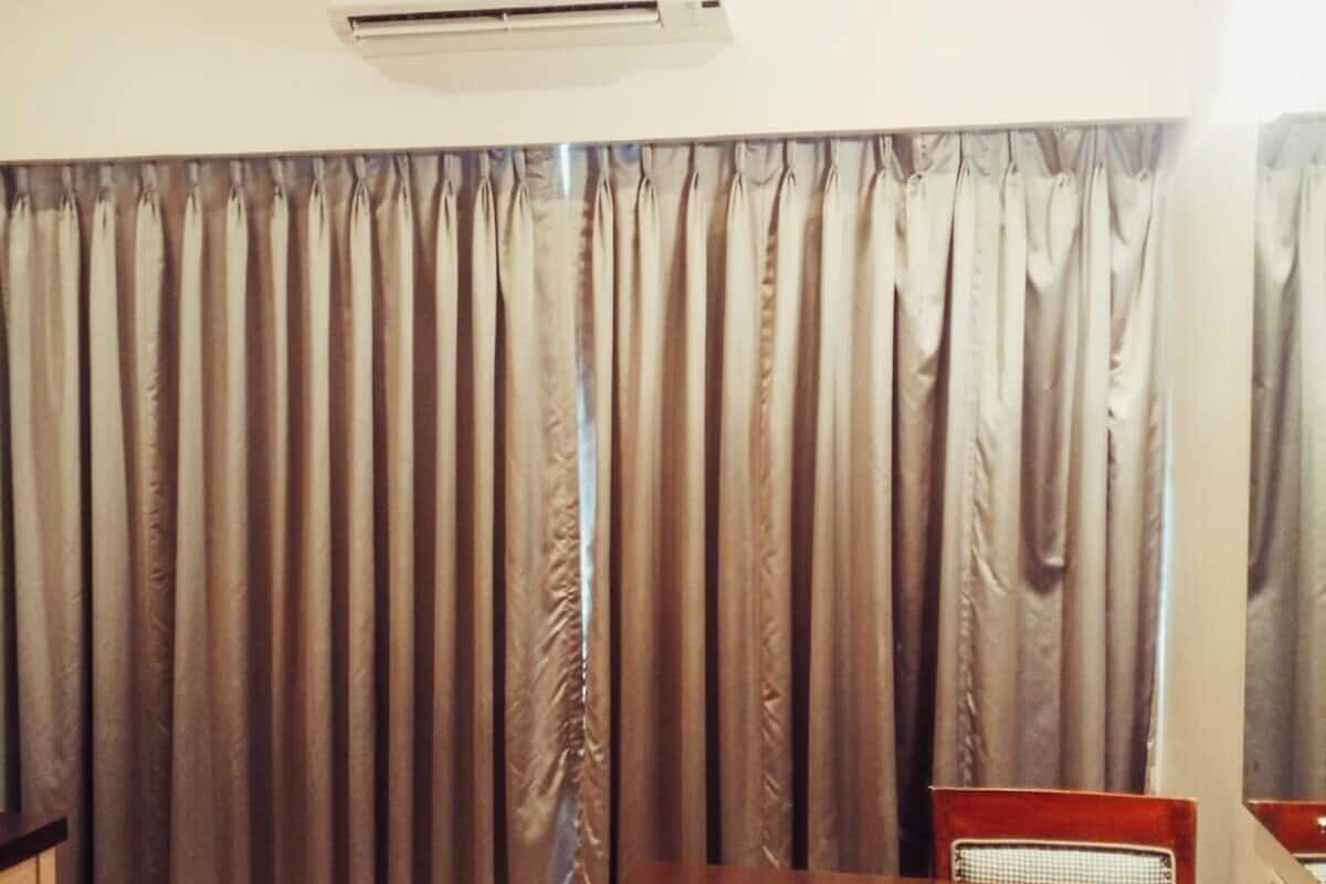Habitación Deluxe, vistas a la ciudad | Ropa de cama hipoalergénica, caja fuerte, escritorio