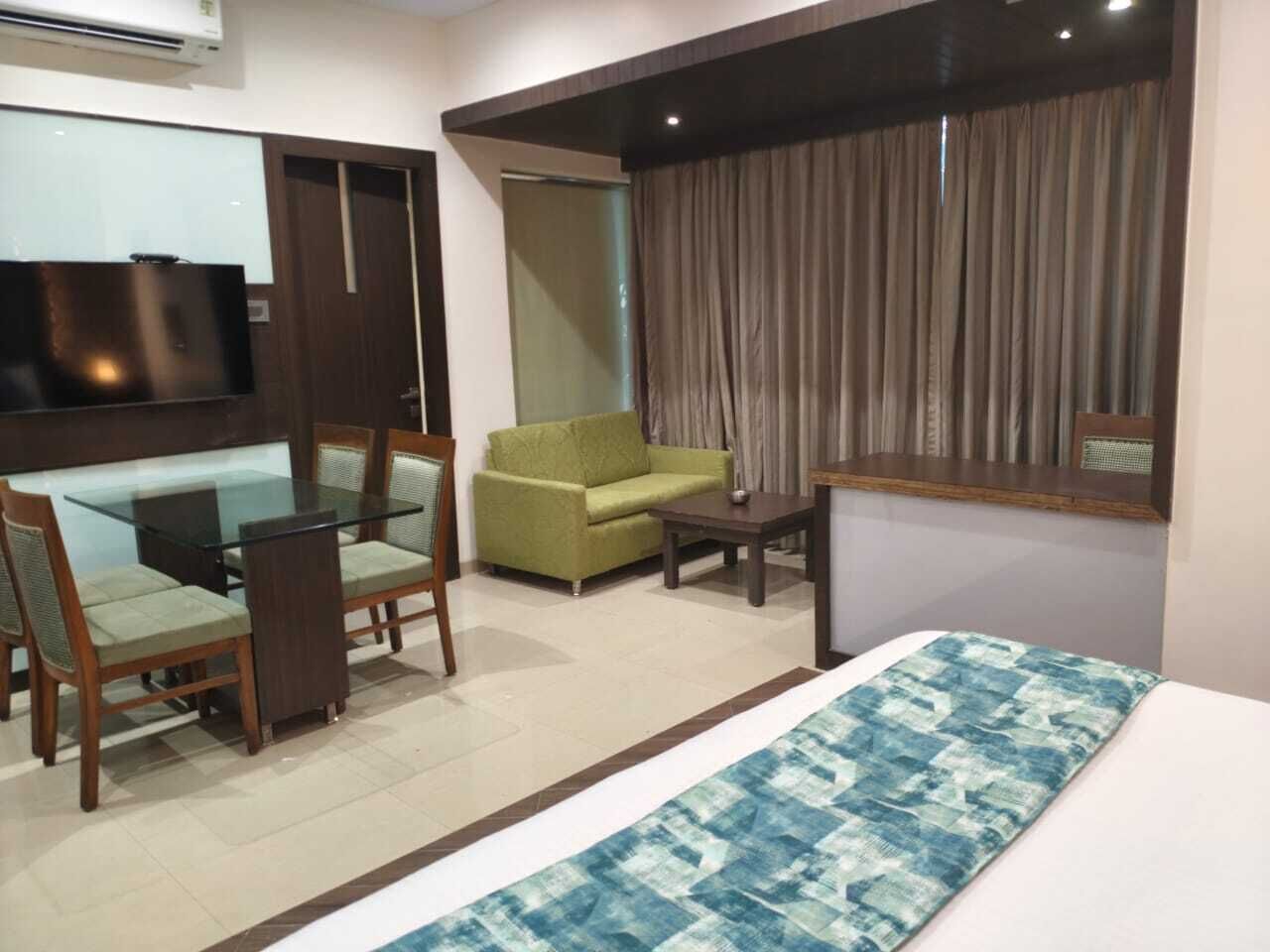 Luxury Double Room | Living area