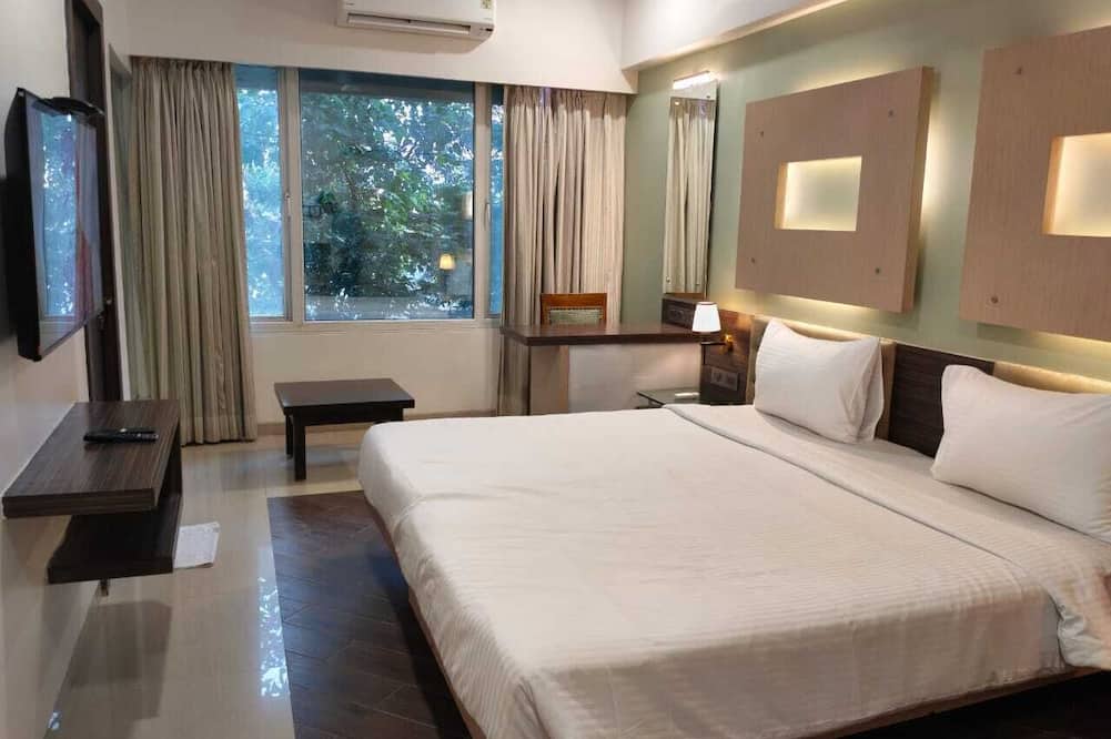 HOTEL MUMBAI HOUSE THANE