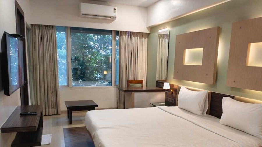 HOTEL MUMBAI HOUSE THANE