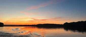 Sail Away into a beautiful vacation home with lots of amenities and charm.
