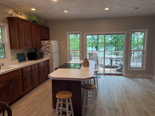 Sail Away into a beautiful vacation home with lots of amenities and charm.