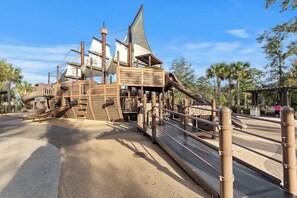 Unclassified image, 5 of 41, button - Shipyard Golf Master - Spacious 3 bedroom Beach, Pool, Tennis & Pickleball ! (Hilton Head Island)