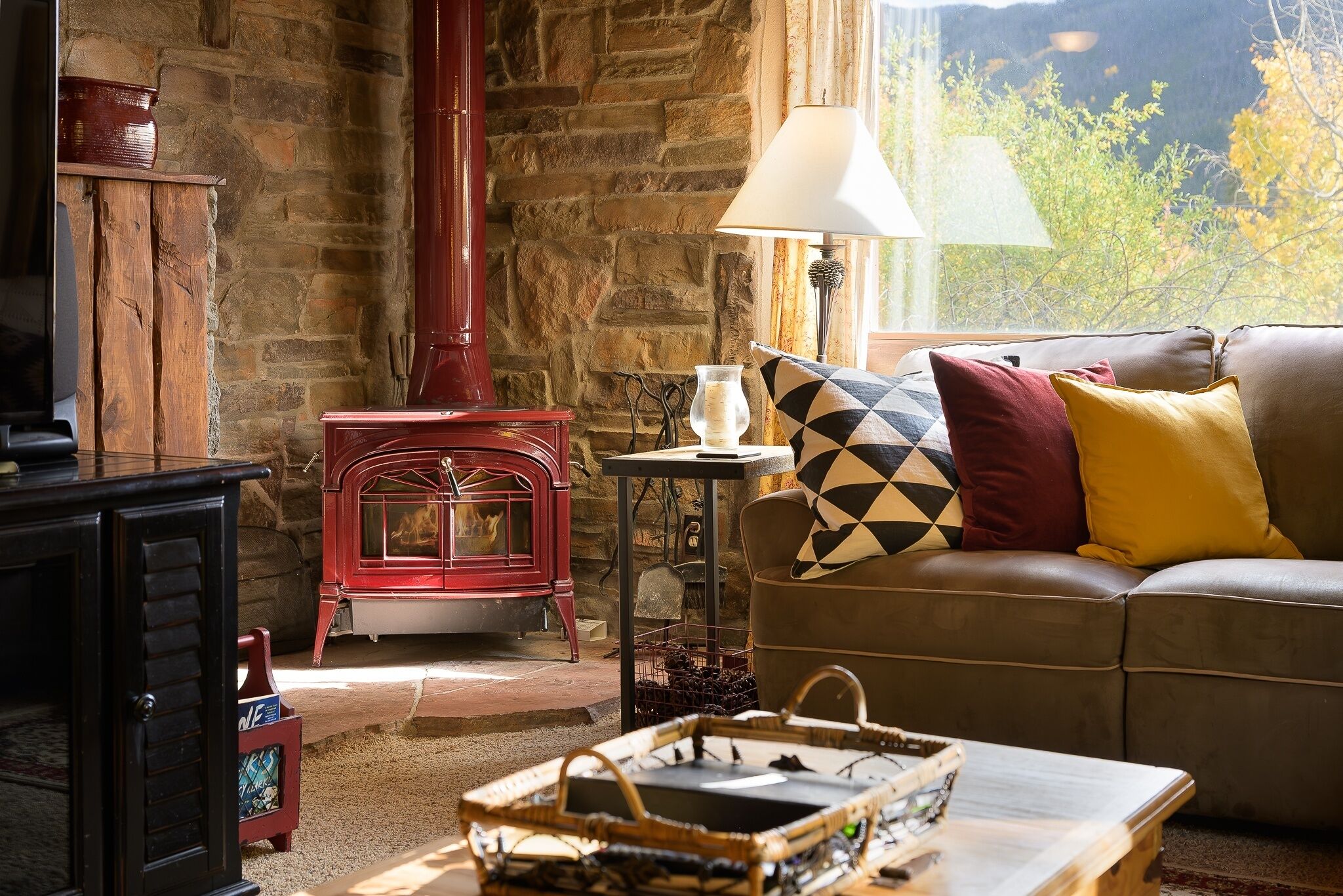 Cabin, 2 Bedrooms | Living area