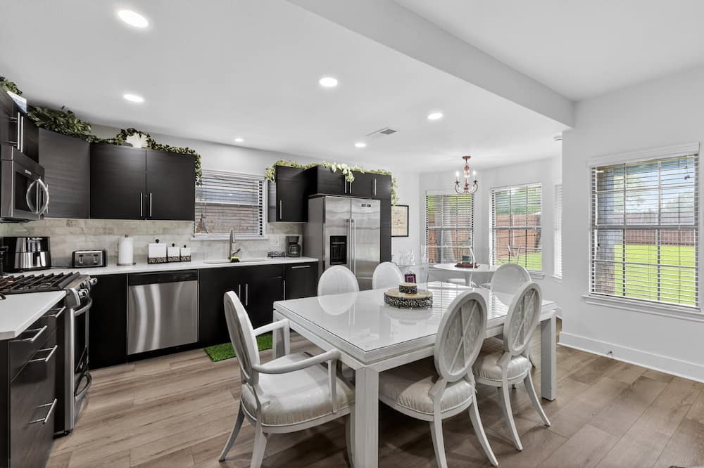 Central Frisco Family Getaway 3 Bedroom Home - Hackberry, TX