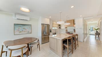 Bungalow, 2 kamar tidur | Tempat makan