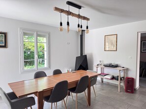 Dining - The Pierrière house (Saint-Pierre-d'Oléron)