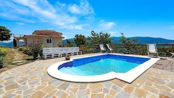 Piscine extérieure