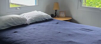 2-bedroom cottage # 2 in beautiful Ludington with AC and charm