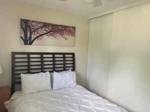 Room - Cozy Room for Rent - Perfect for Female/ Student! (Gatineau)