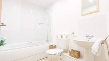Dusche, Haartrockner, Shampoo