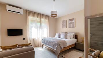 Appartement, uitzicht op meer | Luxe beddengoed, donzen dekbedden, een strijkplank/strijkijzer
