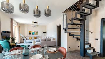 Appartement, uitzicht op meer | Dineerruimte