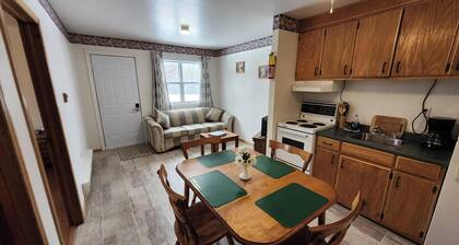 Crocker Cabins Unit 2 offers a self‑contained efficiency unit in Gros Morne.