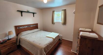 Crocker Cabins Unit 2 offers a self‑contained efficiency unit in Gros Morne.