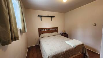 2 bedrooms, free WiFi, bed sheets
