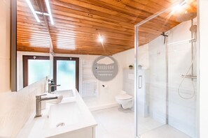 Shower, hair dryer, towels - Villa Igelak - Hossegor - Center - Lake - Pool (Soorts-Hossegor)