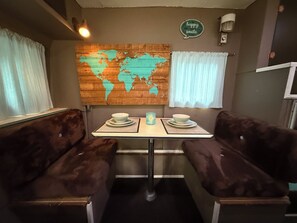 Dining - Cozy Vintage Camper - Tealy Wheely (Golden)