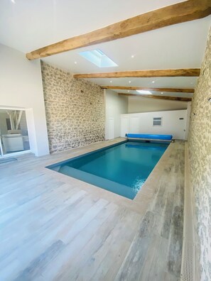 Piscine couverte, piscine chauffée