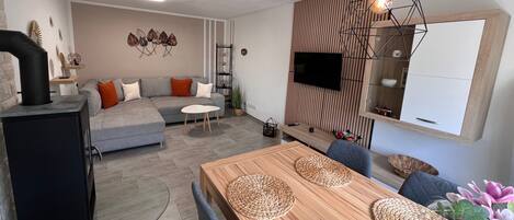 Fernseher, Kamin