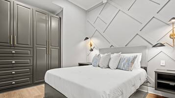 Desk, laptop workspace, iron/ironing board, free WiFi