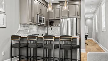 Luxury Apartment | In-room dining