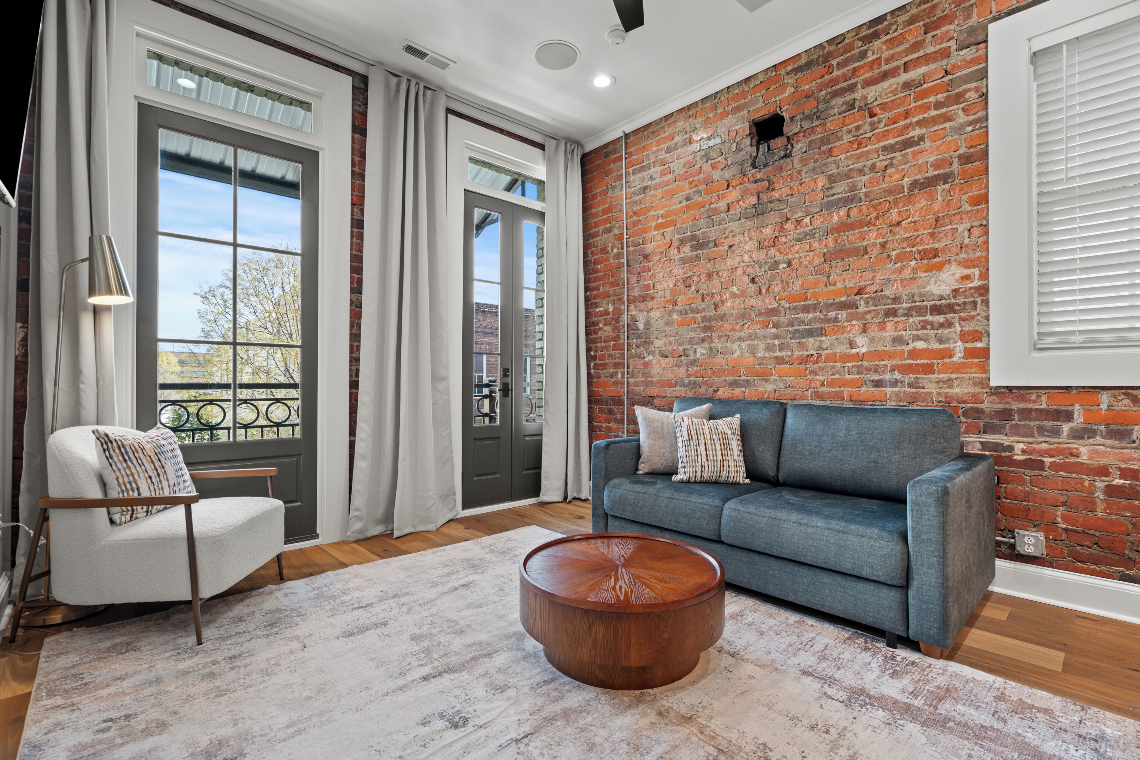 Luxury Apartment, City View | Living area