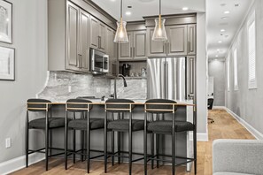 Luxury Apartment, City View | Private kitchen | Full-sized fridge, microwave, oven, stovetop - The Urban Flats (Florence)