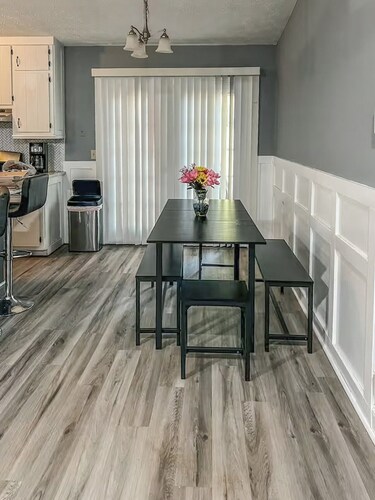 Sweet Spot - Bedroom 2 with shared Bathroom