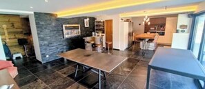 Interior - Villa Émeraude - A waterfront haven of peace on the shores of Lac du Bourget (Auvergne-Rhône-Alpes)
