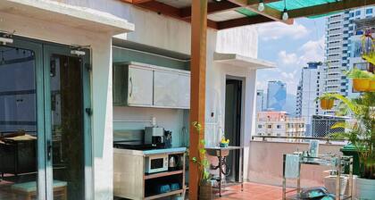 Zesty Hostel & Bistro