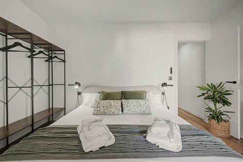 Apartment 'Rural Ca La Roser' with Private Terrace, Wi-Fi and Air Conditioning