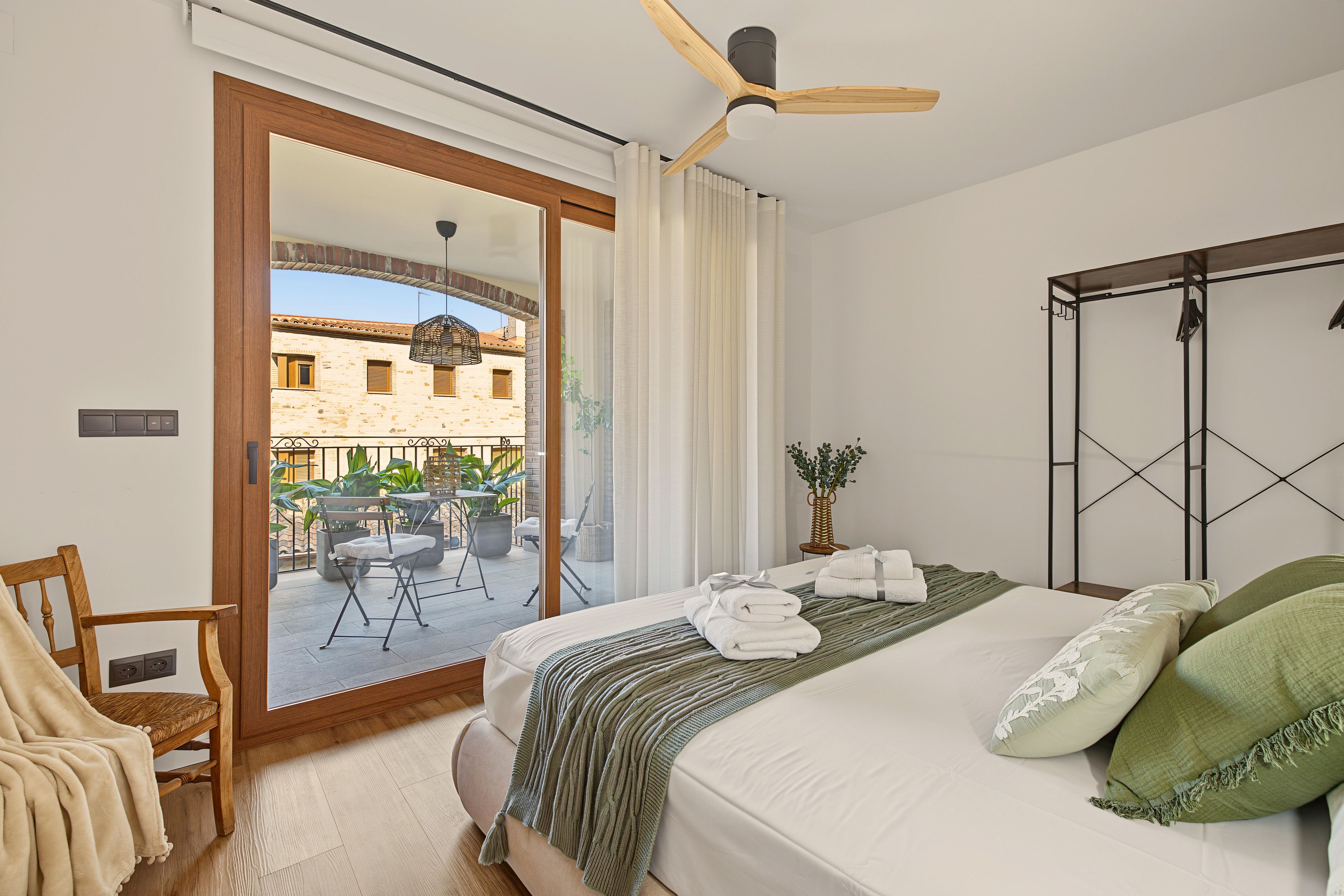 3 dormitorios, tabla de planchar con plancha, wifi y ropa de cama