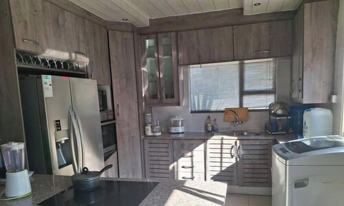 Peaceful 2-bedroom bungalow with AC in charming Gaborone