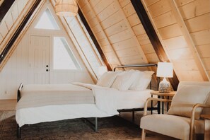 Room - Payson's Olive A-Frame Cabin (Payson)