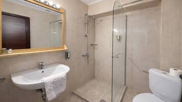 House, 5 Bedrooms, Fireplace | Bathroom